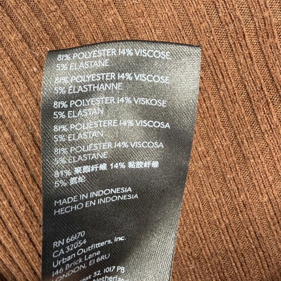 Urban Outfitters Brown Ribbed Knit Long Sleeve Square Neck Top Cropped XS - Picture 4 of 4